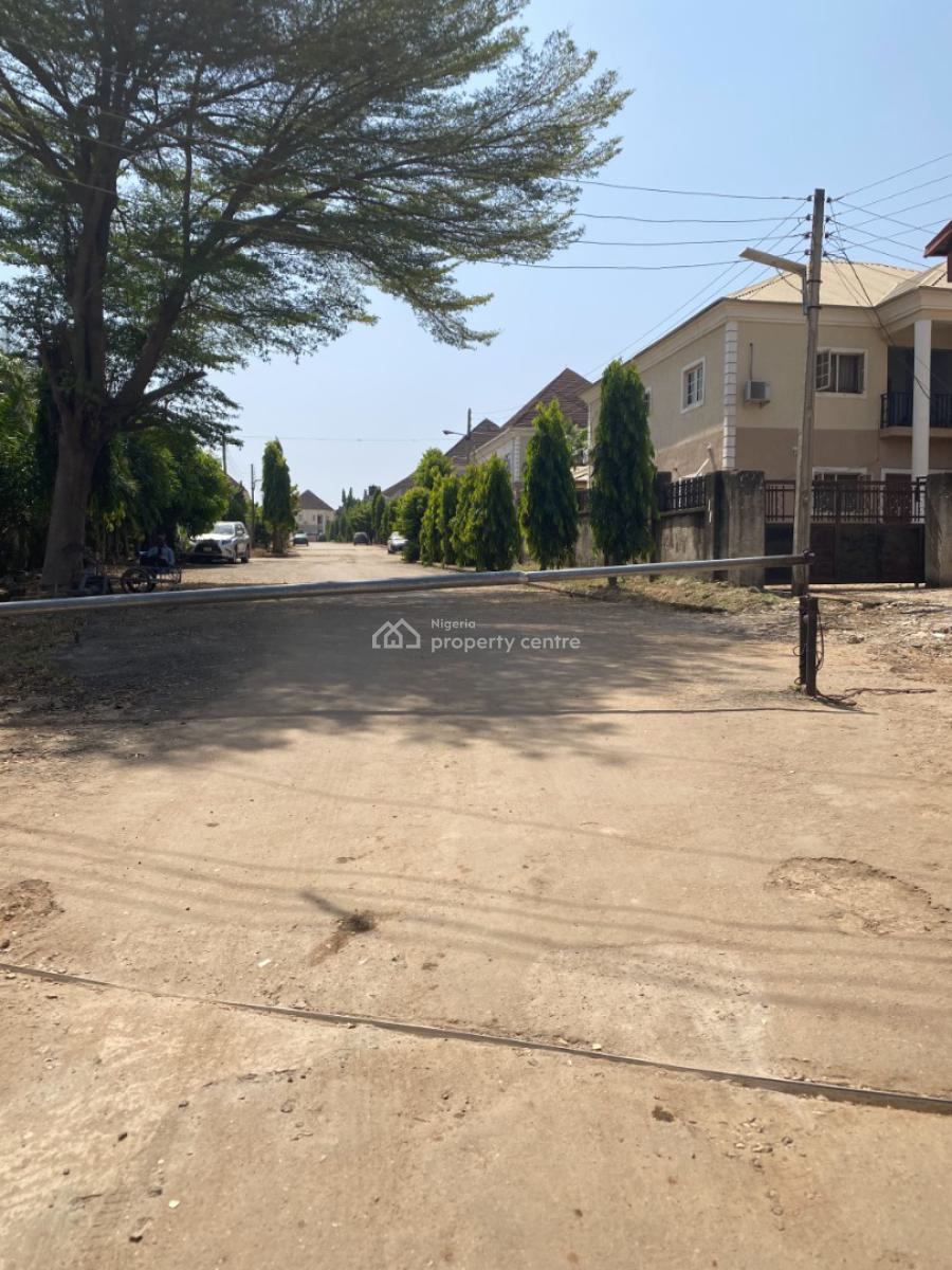 Urgent Distress --- 4-bed Semi-detached Duplex in River Valley Esta, Central Area Phase 2, Abuja, Semi-detached Duplex for Sale