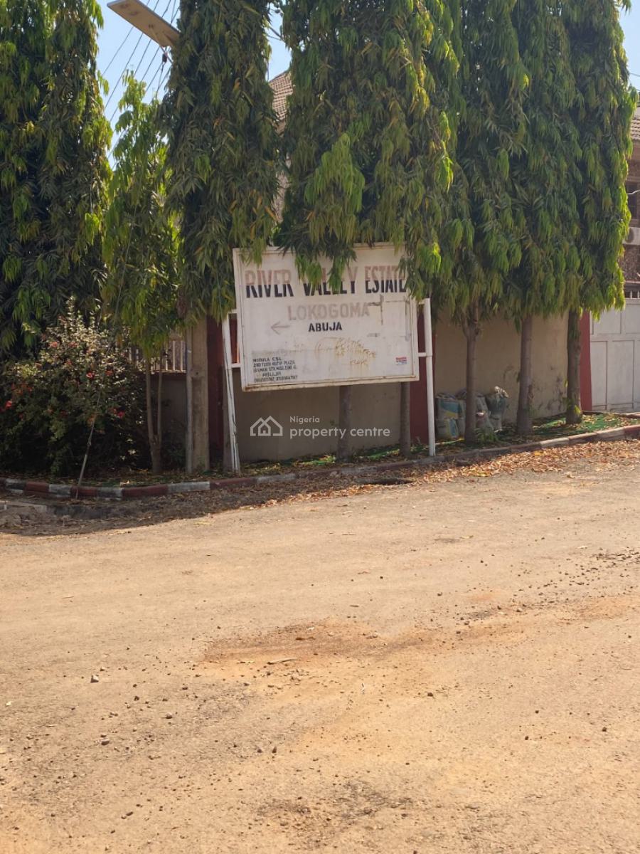 Urgent Distress --- 4-bed Semi-detached Duplex in River Valley Esta, Central Area Phase 2, Abuja, Semi-detached Duplex for Sale