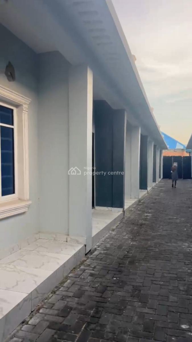 Well Maintained Self-contain, Awoyaya, Ibeju Lekki, Lagos, Self Contain (single Rooms) for Sale