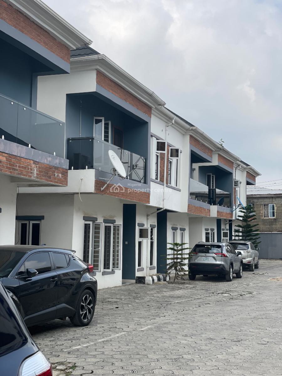3-bedrooom Semi-detached House (a Wing of Duplex) with 1-room Bq, Ogudu, Lagos, Semi-detached Duplex for Rent