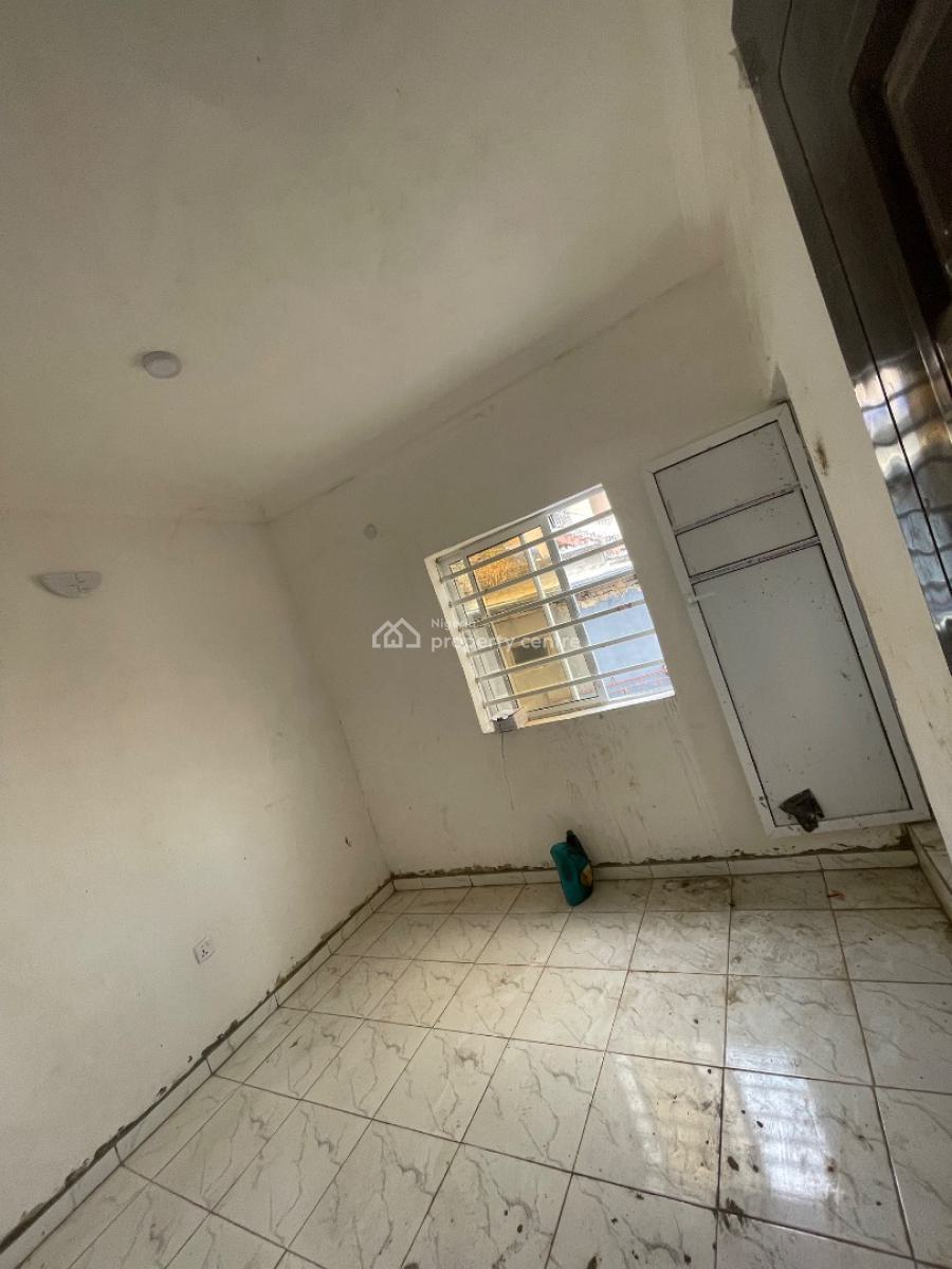 Newly Built Miniflat Downstairs with Modern Facilities Water Heater, Gbagada, Lagos, Mini Flat (room and Parlour) for Rent