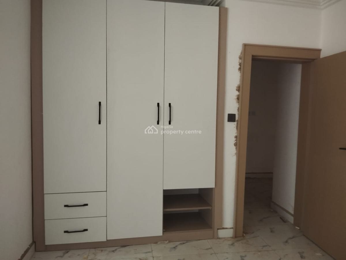 a Very Good Spacious 3-bedroom Flat, Area 1 Abuja. ( Video of The House Is Attached), Area 1, Garki, Abuja, Flat / Apartment for Rent