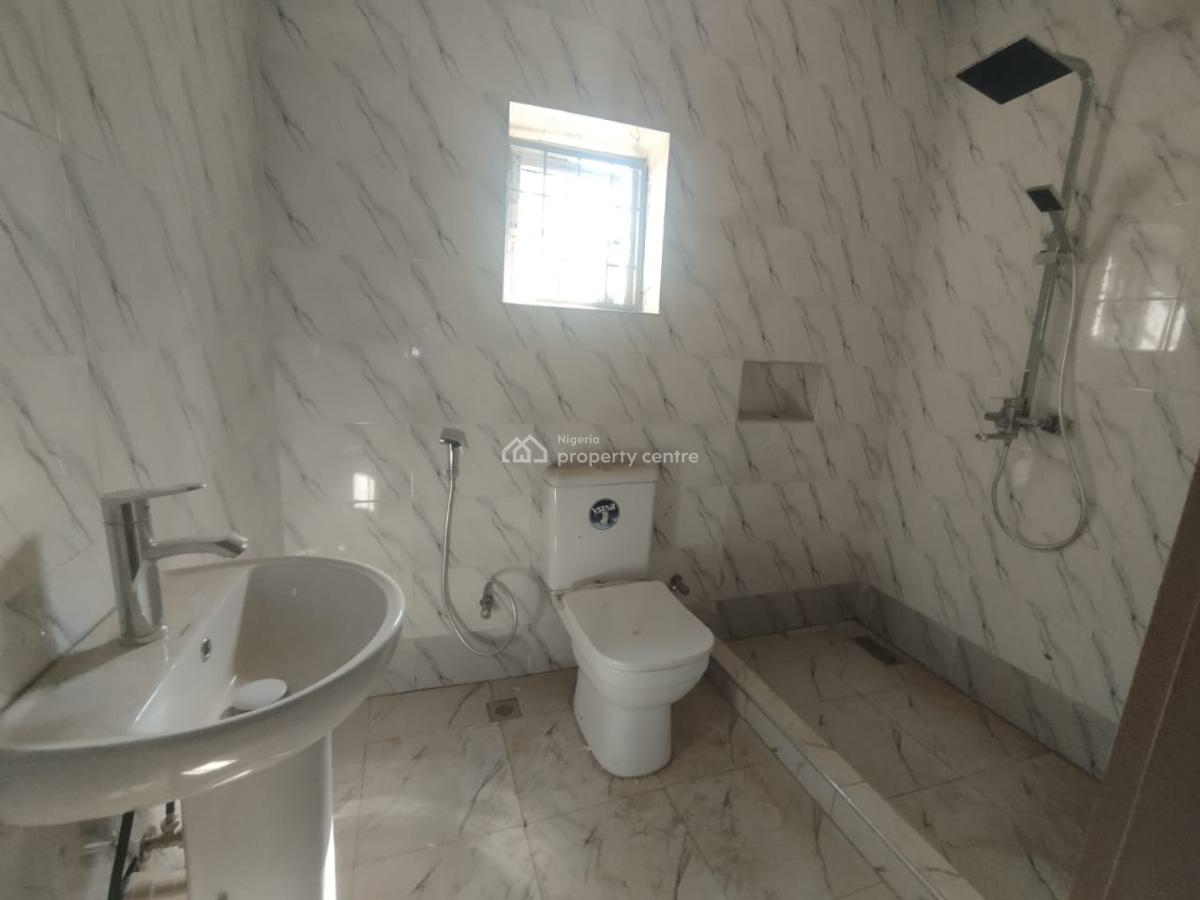 a Very Good Spacious 3-bedroom Flat, Area 1 Abuja. ( Video of The House Is Attached), Area 1, Garki, Abuja, Flat / Apartment for Rent