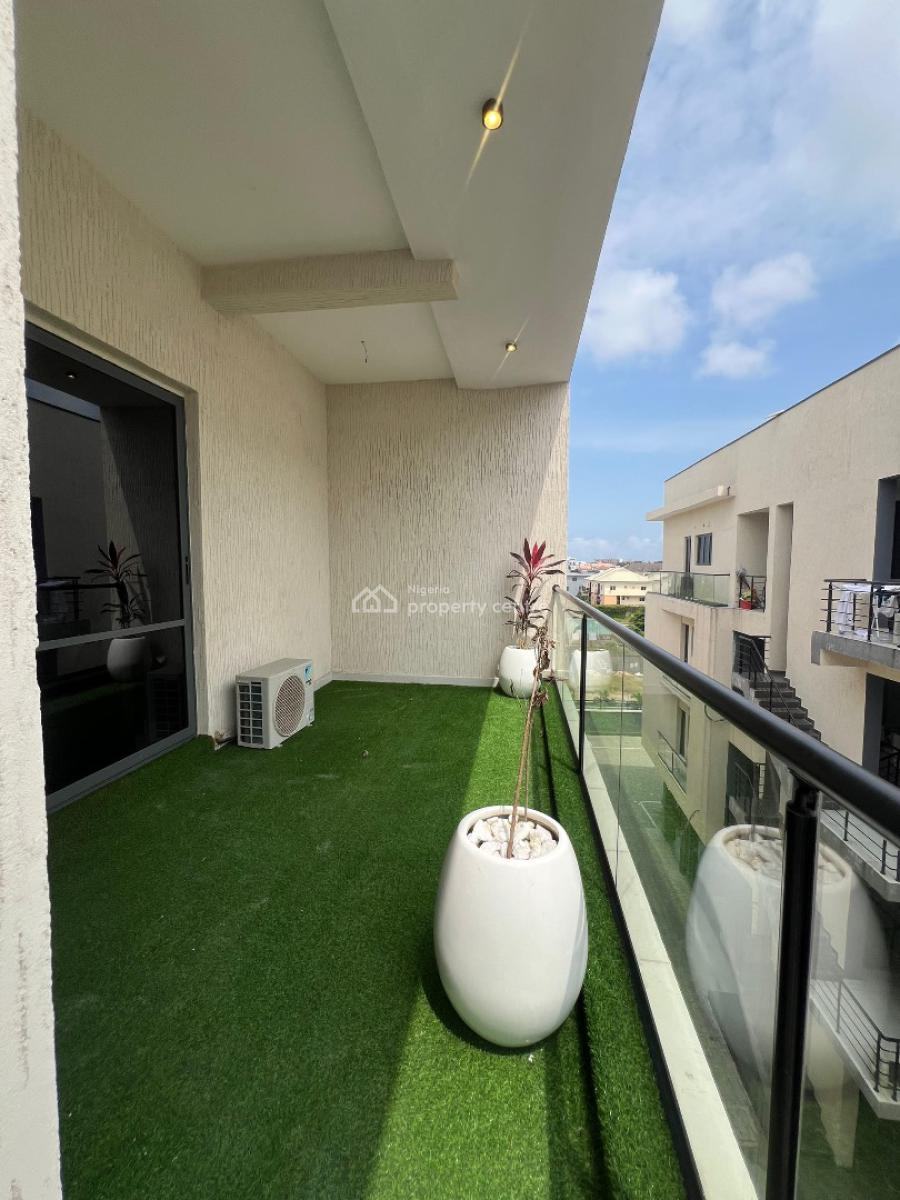 Magnificent 2 Bedroom Penthouse with a Pool,gym and Elevator, Lekki Phase 1, Lekki, Lagos, Flat / Apartment for Sale