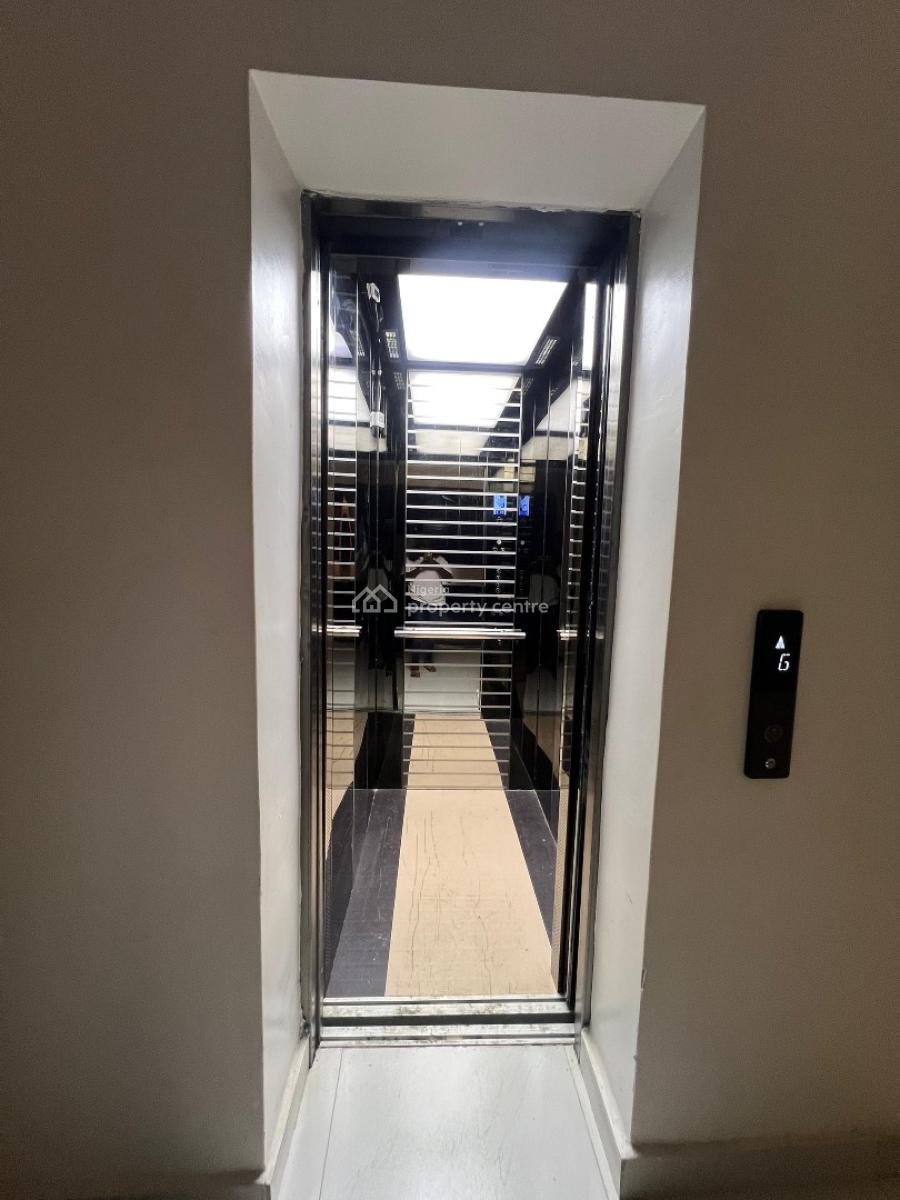 Magnificent 2 Bedroom Penthouse with a Pool,gym and Elevator, Lekki Phase 1, Lekki, Lagos, Flat / Apartment for Sale