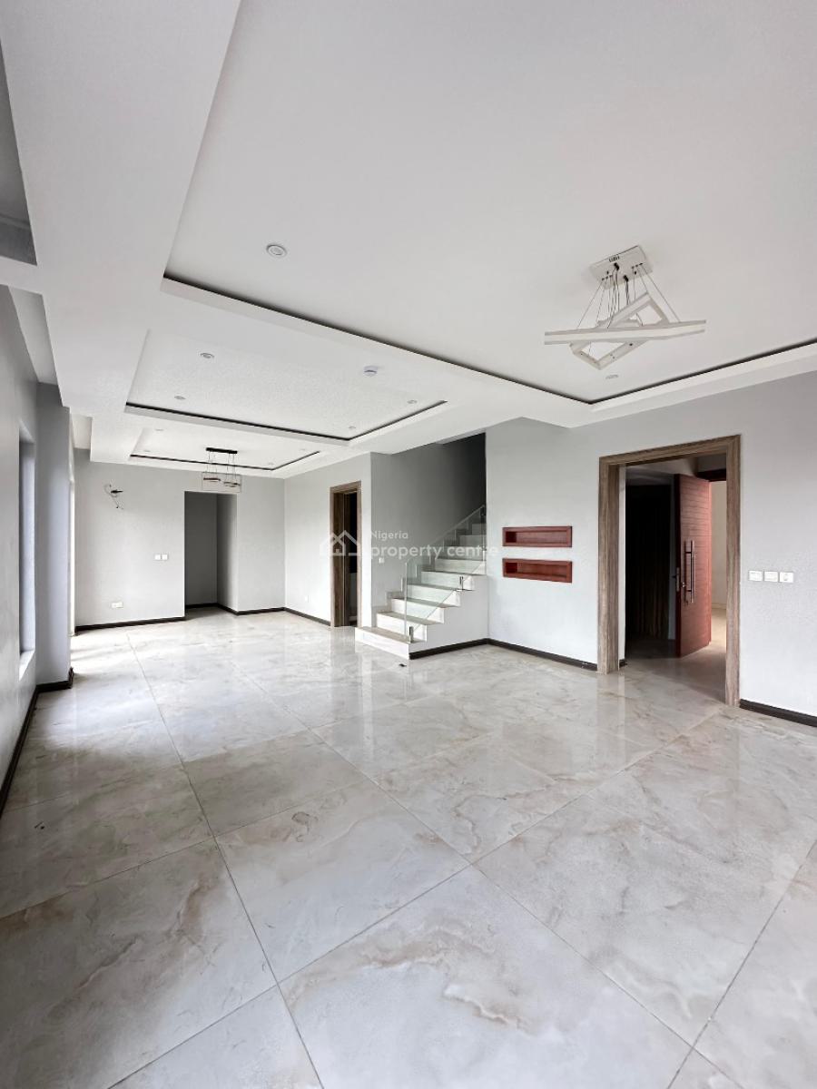 Beautiful 5 Bedroom Penthouse with a Pool,gym and Elevator, Lekki Phase 1, Lekki, Lagos, Flat / Apartment for Sale