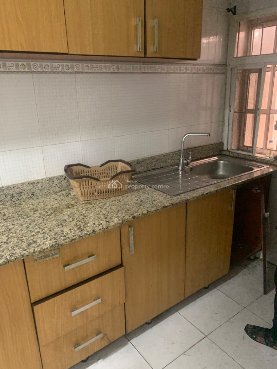 Well Maintained 3 Bedrooms Flat with Bq, Anthony, Maryland, Lagos, Flat / Apartment for Rent