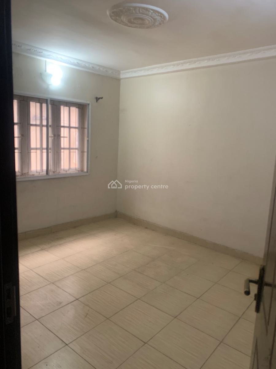 Well Maintained 3 Bedrooms Flat with Bq, Anthony, Maryland, Lagos, Flat / Apartment for Rent