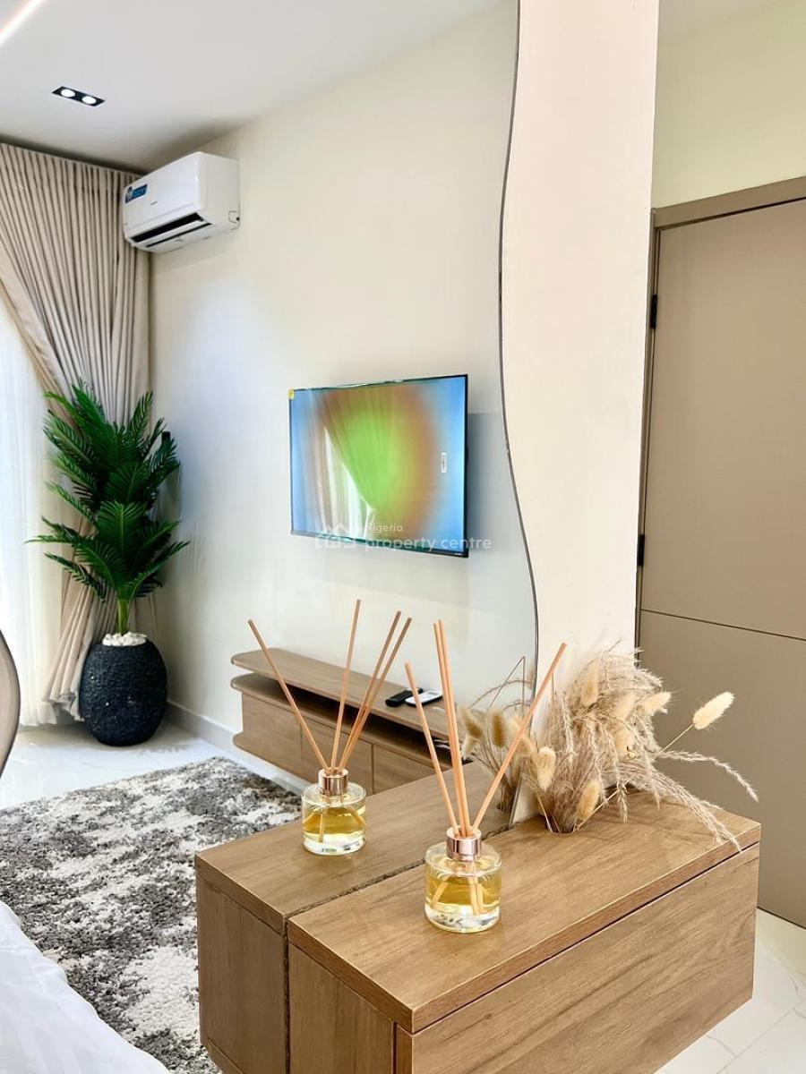 Beautiful 2 Bedroom Apartment, Lekki Phase 1, Lekki, Lagos, Flat / Apartment Short Let