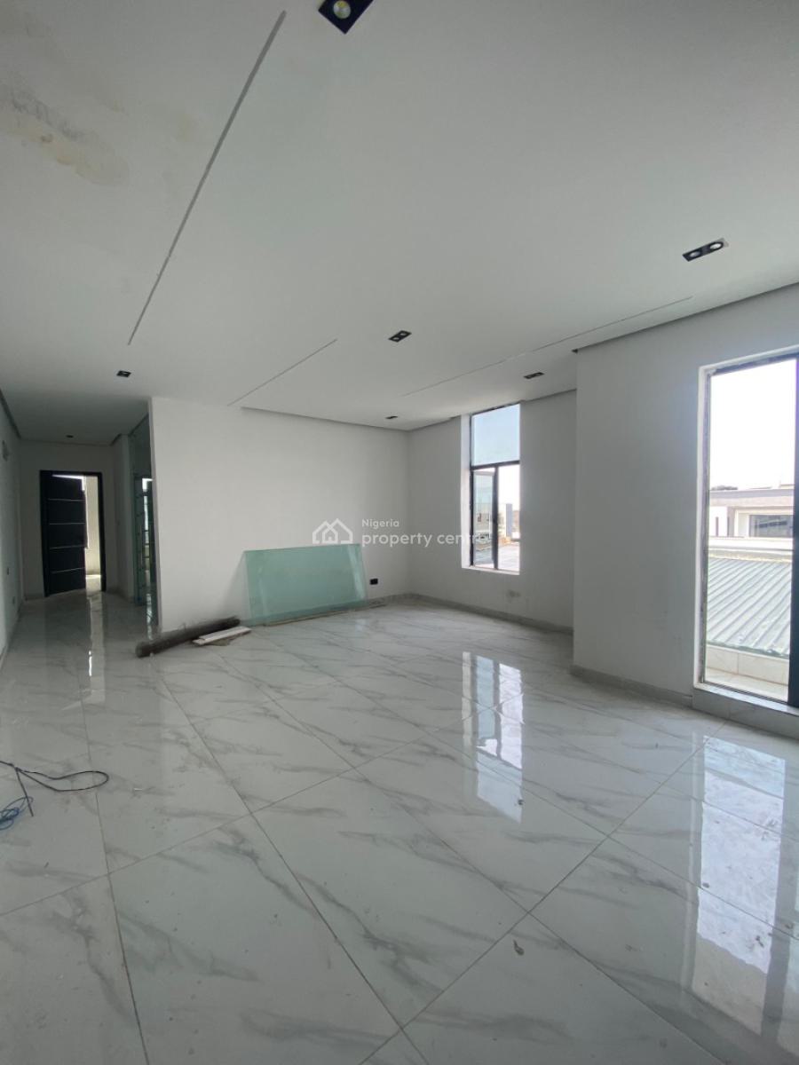 Unobstructed Views! 1-bedroom Apartment with Rooftop Terrace, Ologolo, Lekki, Lagos, Flat / Apartment for Sale