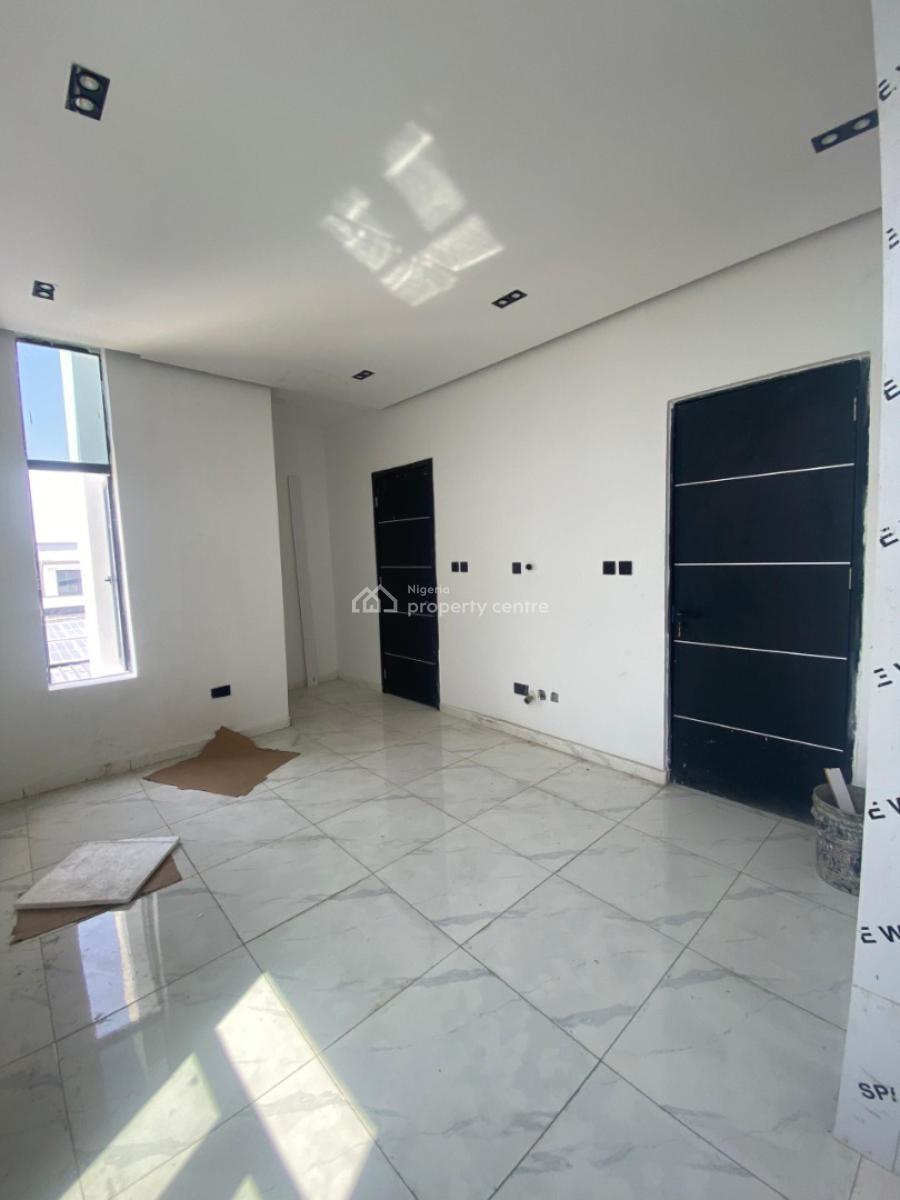 Unobstructed Views! 1-bedroom Apartment with Rooftop Terrace, Ologolo, Lekki, Lagos, Flat / Apartment for Sale