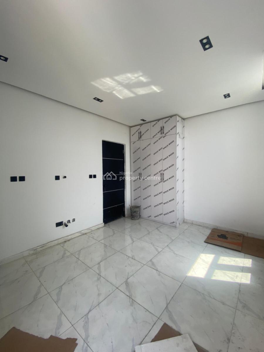 Unobstructed Views! 1-bedroom Apartment with Rooftop Terrace, Ologolo, Lekki, Lagos, Flat / Apartment for Sale