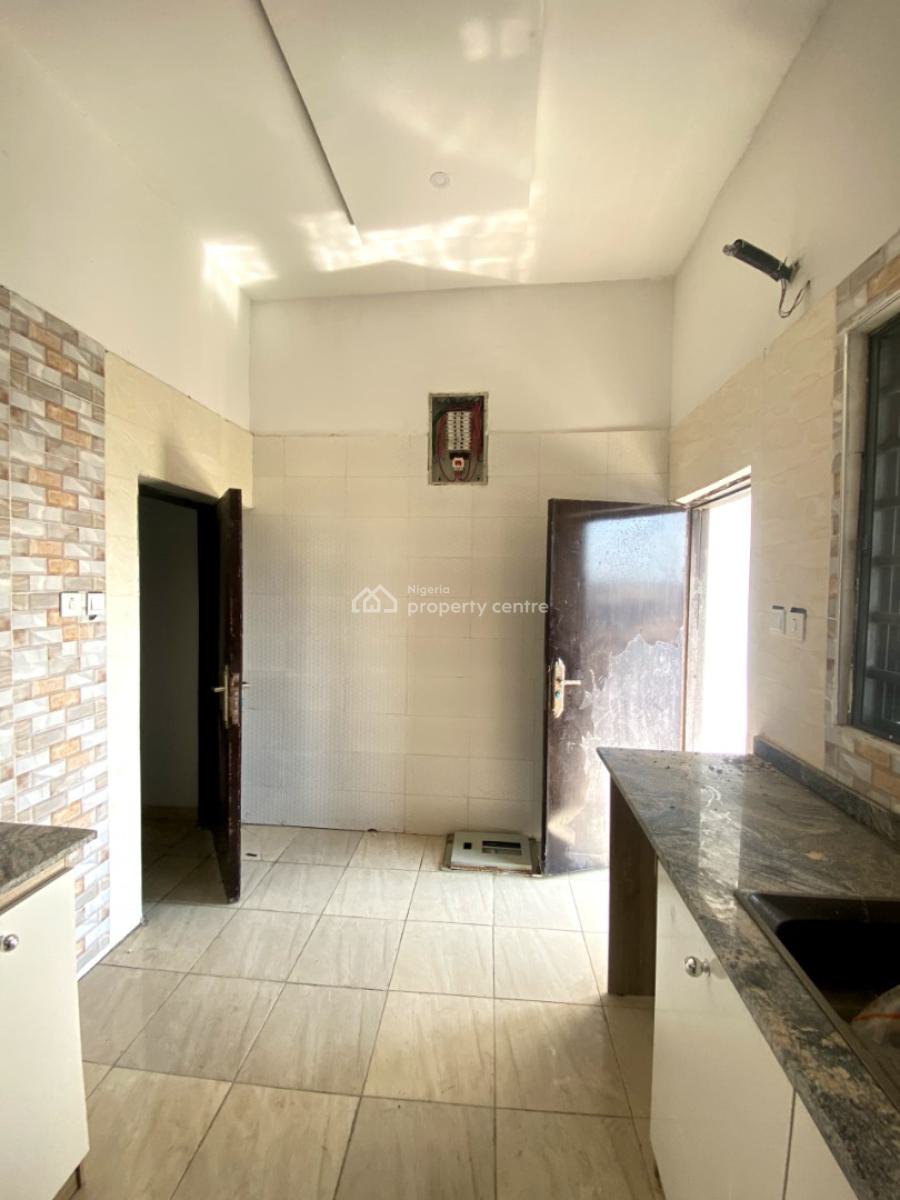 Classic 2 Bedroom Apartment in a Secure Estate, Agungi, Lekki, Lagos, Flat / Apartment for Rent