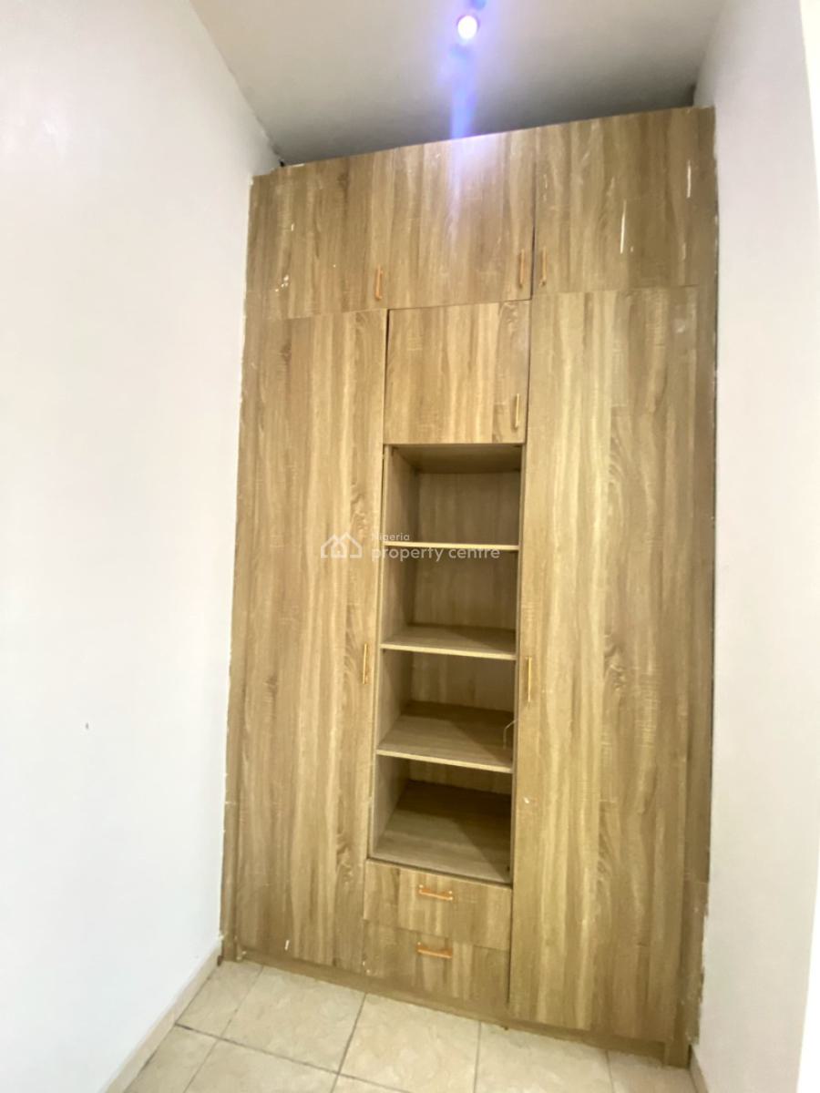 Classic 2 Bedroom Apartment in a Secure Estate, Agungi, Lekki, Lagos, Flat / Apartment for Rent