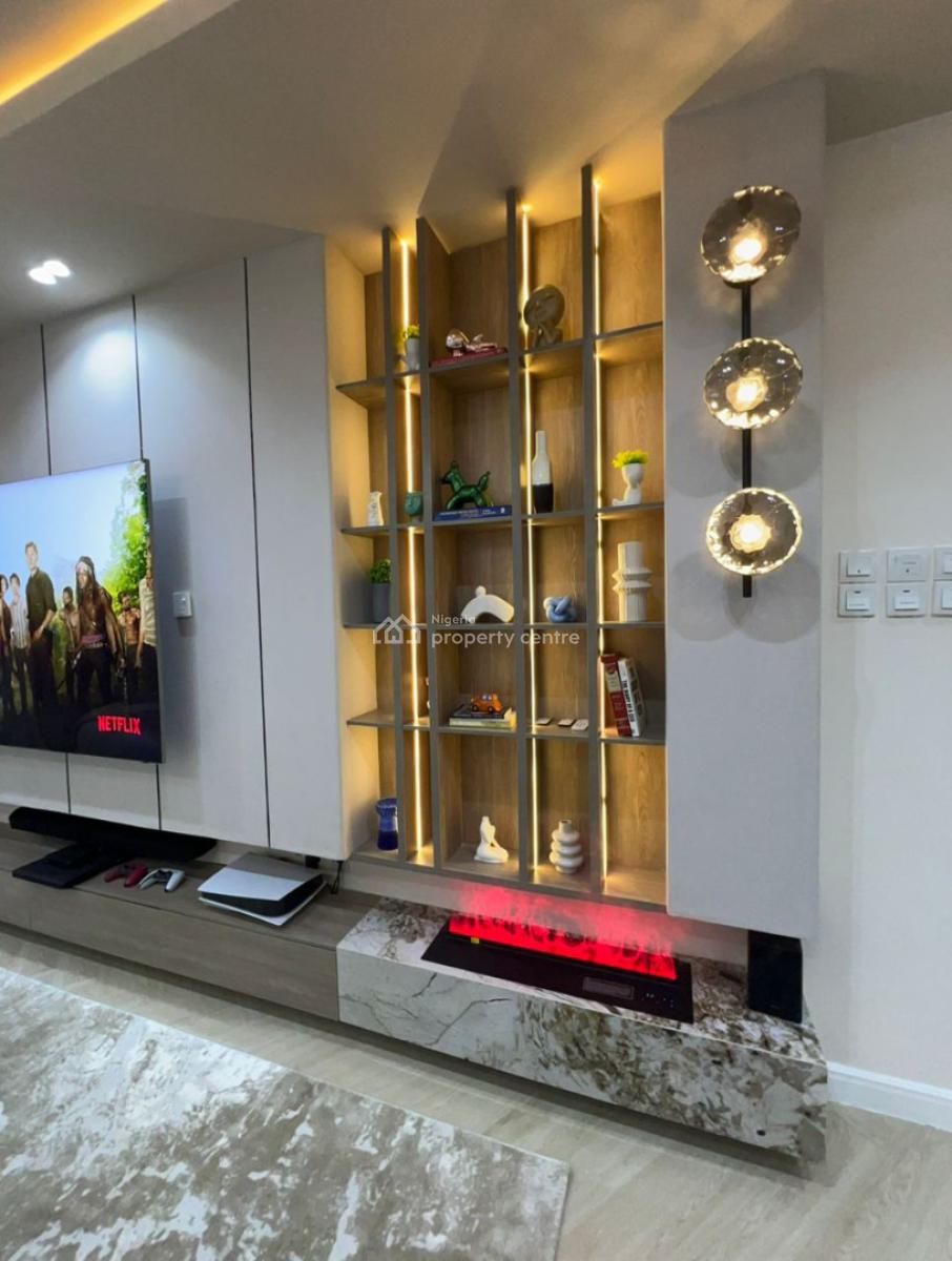 Newly Furnished 2 Bedroom with Ps5, Swimming Pool & Gym, Lekki Phase 1, Lekki, Lagos, Flat / Apartment Short Let