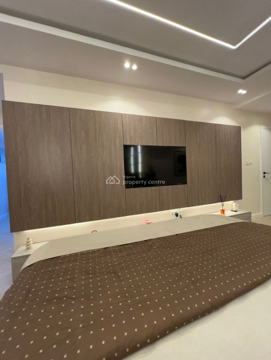 Newly Furnished 2 Bedroom with Ps5, Swimming Pool & Gym, Lekki Phase 1, Lekki, Lagos, Flat / Apartment Short Let