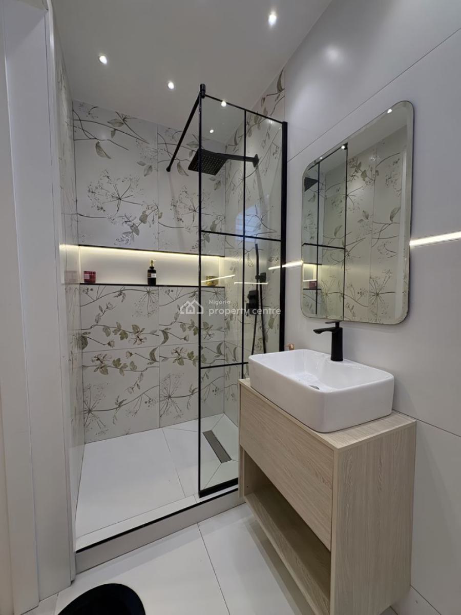 Newly Furnished 2 Bedroom with Ps5, Swimming Pool & Gym, Lekki Phase 1, Lekki, Lagos, Flat / Apartment Short Let