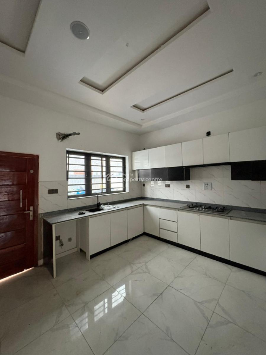 Spacious & Secure! 5-bedroom Detached Duplex with Ample Parking, Ologolo, Lekki, Lagos, Detached Duplex for Sale