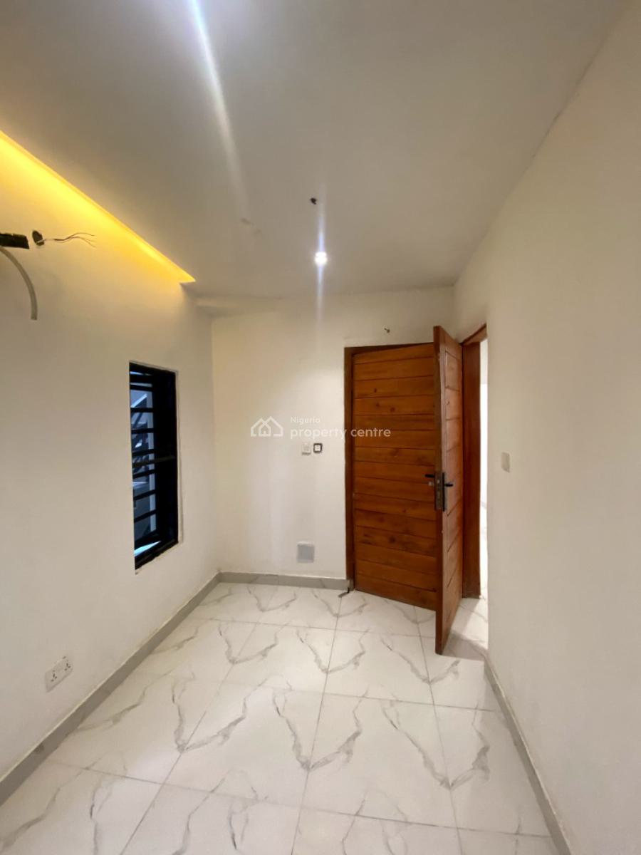 Lovely 2 Bedroom Apartment in a Secure Estate, Agungi, Lekki, Lagos, Flat / Apartment for Rent