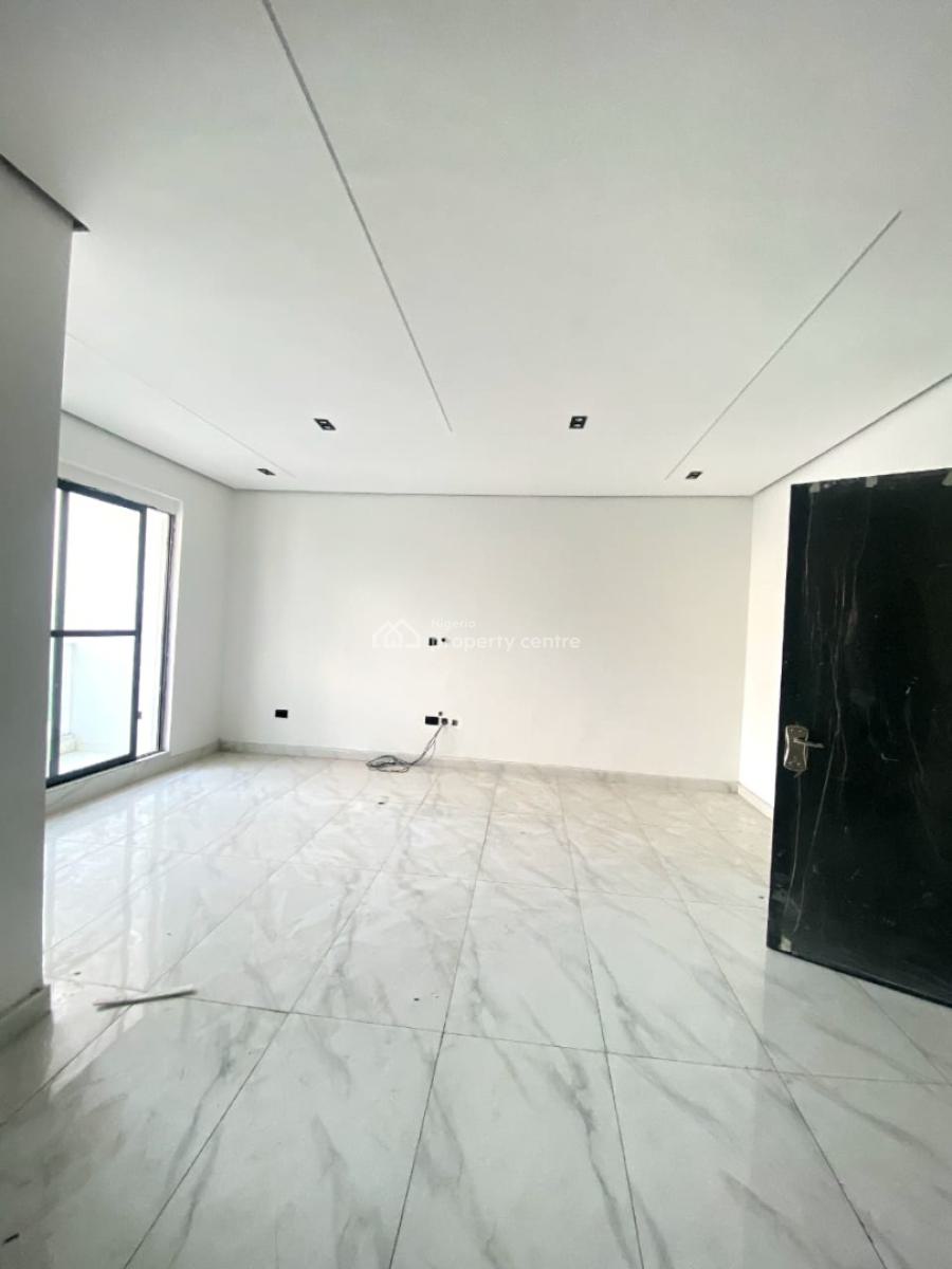 Luxurious 2 Bedroom Apartment in a Secure Estate, Ologolo, Lekki, Lagos, Flat / Apartment for Sale