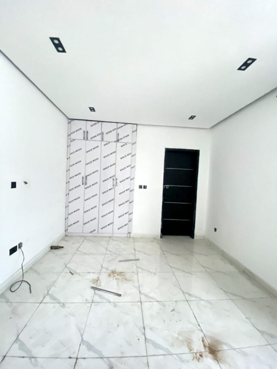 Luxurious 2 Bedroom Apartment in a Secure Estate, Ologolo, Lekki, Lagos, Flat / Apartment for Sale