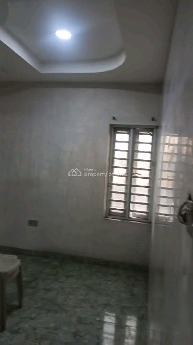 Standard and Spacious Mini Flat, Adekunle, Yaba, Lagos, Mini Flat (room and Parlour) for Rent