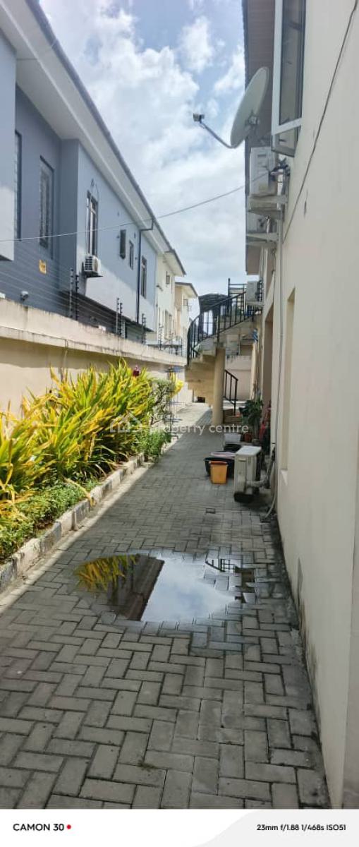 Luxury Serviced Mini Flat ( Pent Houses), Off Admiralty, Lekki Phase 1, Lekki, Lagos, Mini Flat (room and Parlour) for Rent