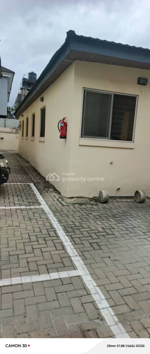 Luxury Serviced Mini Flat ( Pent Houses), Off Admiralty, Lekki Phase 1, Lekki, Lagos, Mini Flat (room and Parlour) for Rent