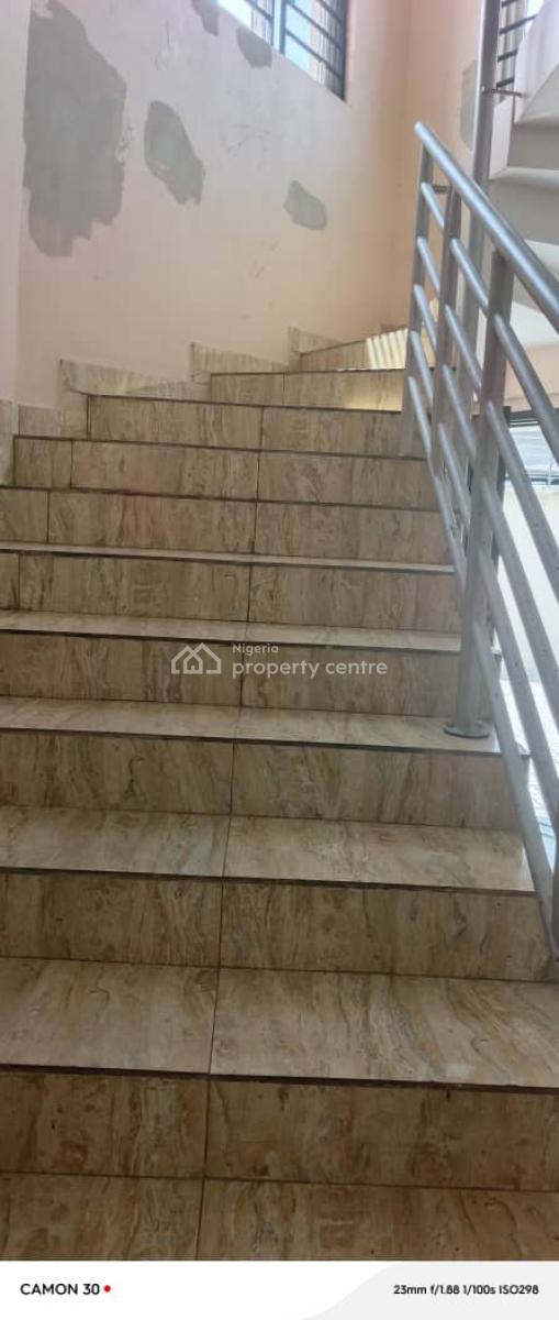 Luxury Serviced Mini Flat ( Pent Houses), Off Admiralty, Lekki Phase 1, Lekki, Lagos, Mini Flat (room and Parlour) for Rent