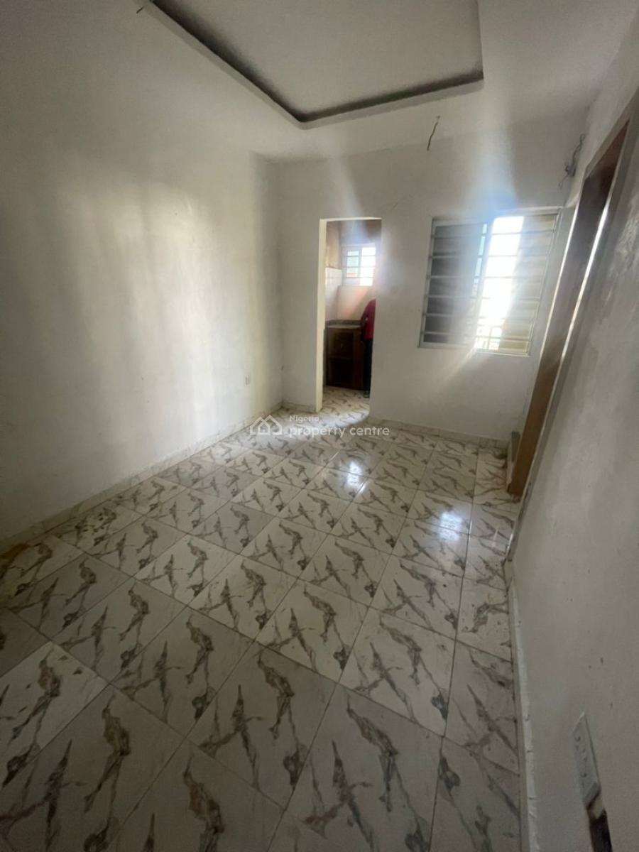 Standard and Spacious Mini Flat, Off Pedro, Shomolu, Lagos, Mini Flat (room and Parlour) for Rent
