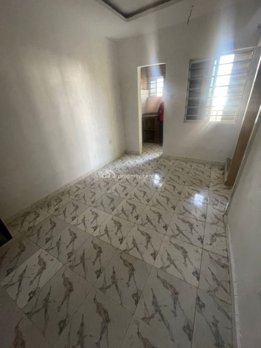 Standard and Spacious Mini Flat, Off Pedro, Shomolu, Lagos, Mini Flat (room and Parlour) for Rent