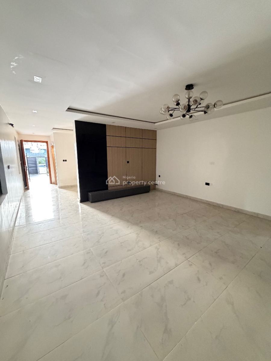 Spacious 5 Bedroom Fully Detached House with Bq, Ologolo, Lekki, Lagos, Detached Duplex for Sale