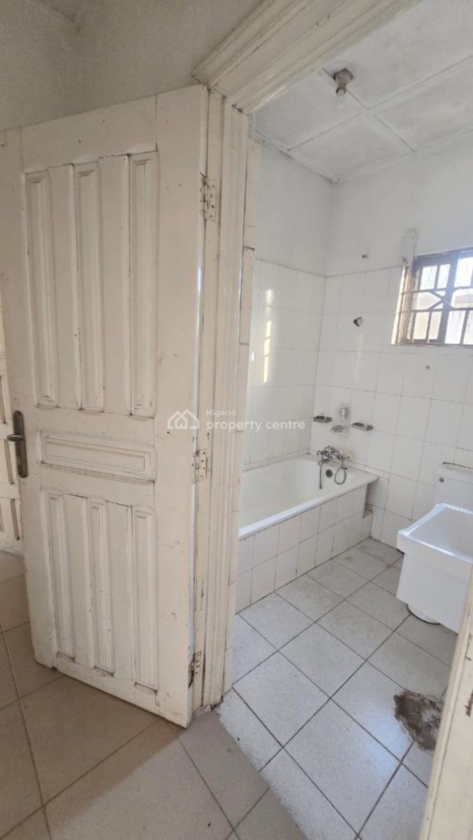 Luxury 3 Bedroom Apartment, Omole Phase 2, Ikeja, Lagos, Flat / Apartment for Rent