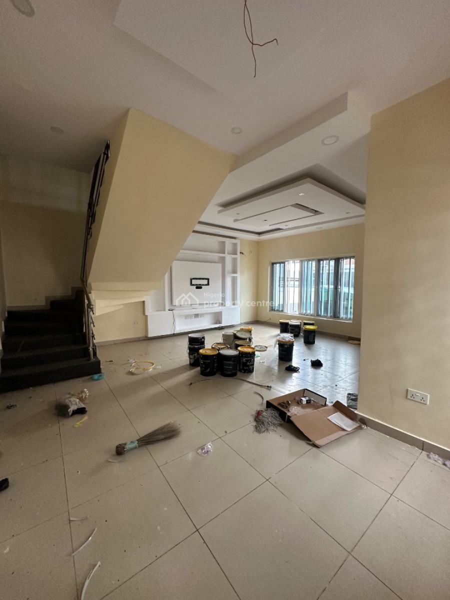 𝐌𝐀𝐈𝐍𝐓𝐀𝐈𝐍𝐄𝐃 4 𝐁𝐄𝐃𝐑𝐎𝐎𝐌 𝐒𝐄𝐌𝐈 𝐃𝐄𝐓𝐀𝐂𝐇𝐄𝐃 𝐃𝐔𝐏, Chevron, Lekki Phase 2, Lekki, Lagos, Semi-detached Duplex for Rent