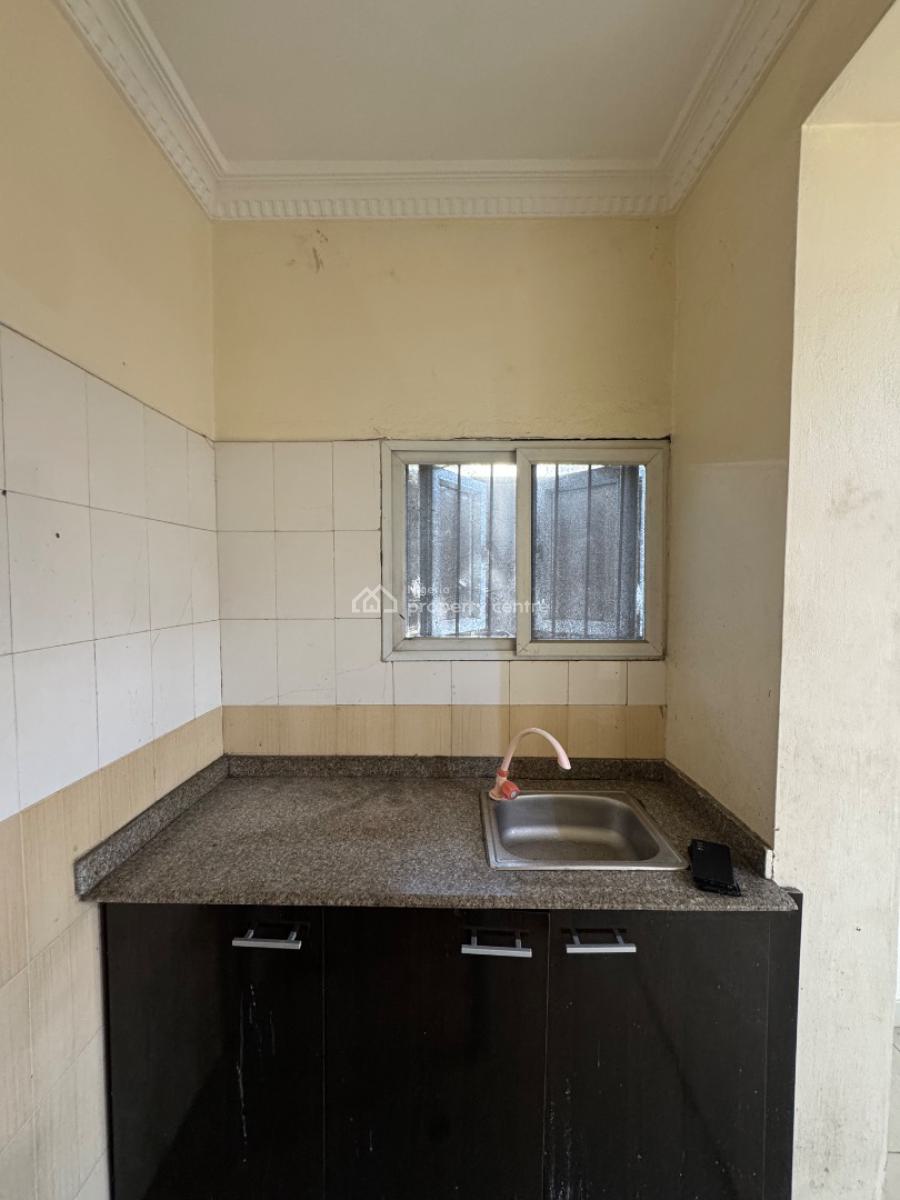 𝐖𝐄𝐋𝐋 𝐌𝐀𝐈𝐍𝐓𝐀𝐈𝐍𝐄𝐃 2 𝐁𝐄𝐃𝐑𝐎𝐎𝐌 𝐀𝐏𝐀𝐑𝐓𝐌𝐄𝐍𝐓, Ikota, Lekki, Lagos, Flat / Apartment for Rent