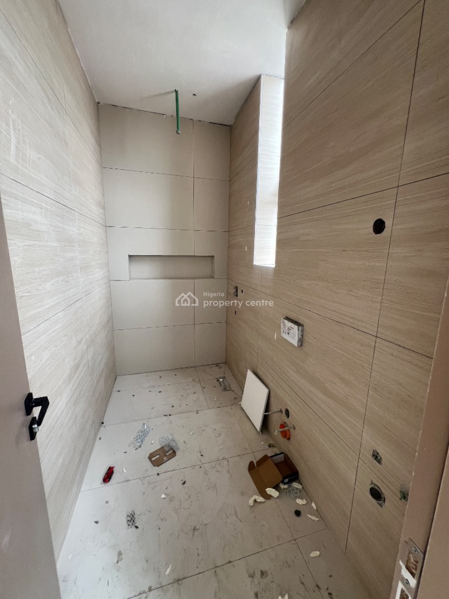 Beautiful Two (2) Bedroom Apartment., Lekki Phase 1, Lekki, Lagos, Flat / Apartment for Sale