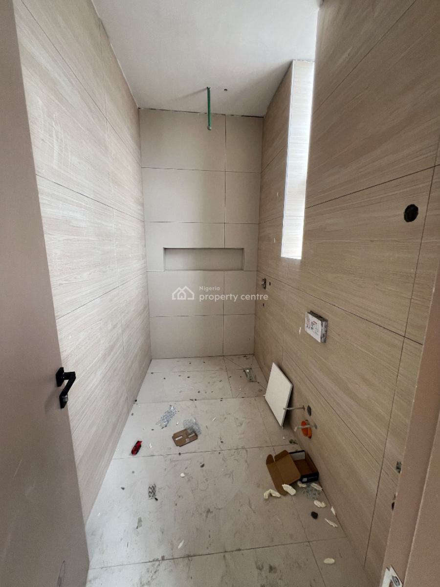 Beautiful Two (2) Bedroom Apartment., Lekki Phase 1, Lekki, Lagos, Flat / Apartment for Sale