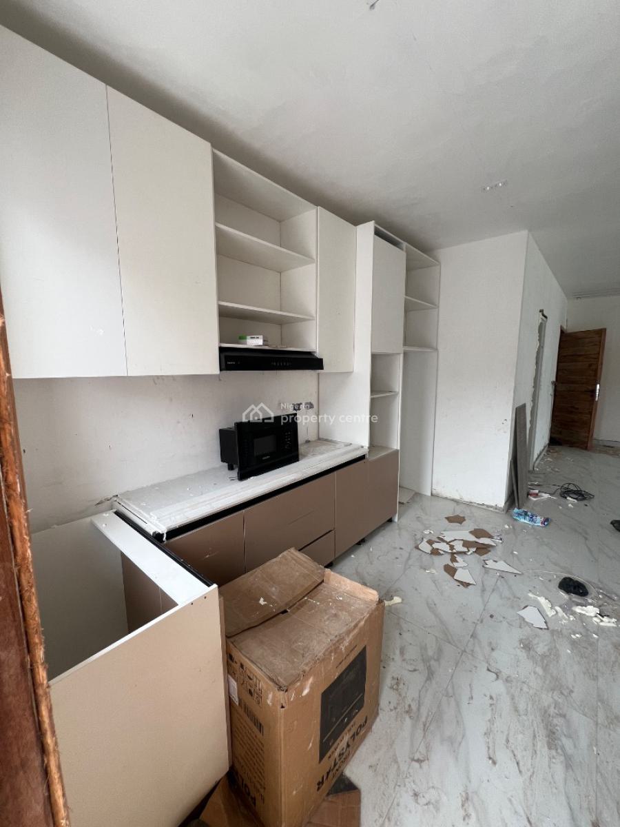 Beautiful Two (2) Bedroom Apartment., Lekki Phase 1, Lekki, Lagos, Flat / Apartment for Sale