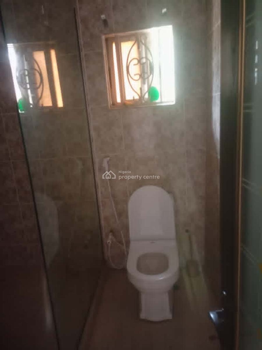 Spacious 4 Bedroom with a Self Compound and Gate House, Lekki Right/oniru, Lekki, Lagos, Flat / Apartment for Rent