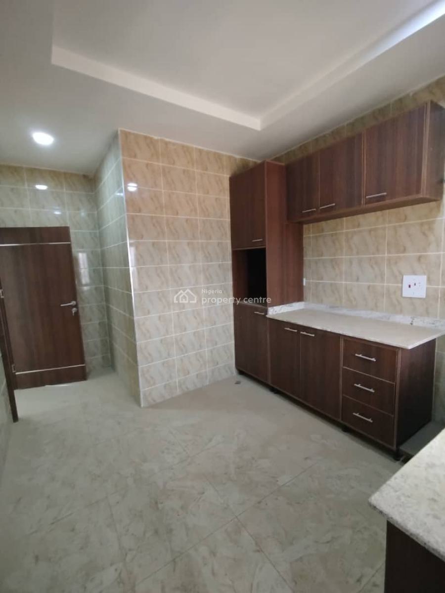 Lovely 3 Bedroom Flat in an Estate on The Ground Floor & Without Bq, Jahi, Abuja, Flat / Apartment for Rent