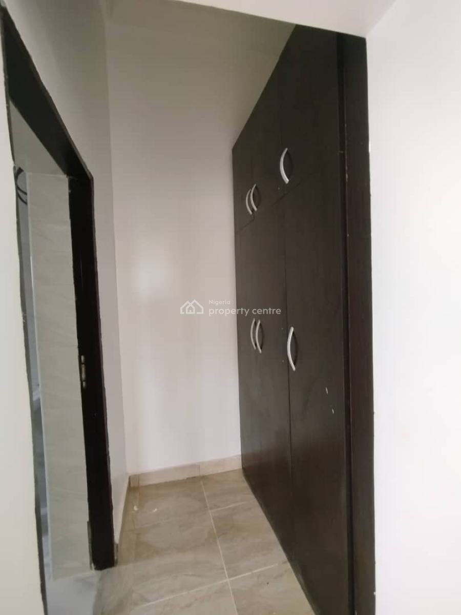 Very Lovely 3 Bedroom Flat on a Tarred Road with All Units Available, Jahi, Abuja, Flat / Apartment for Rent