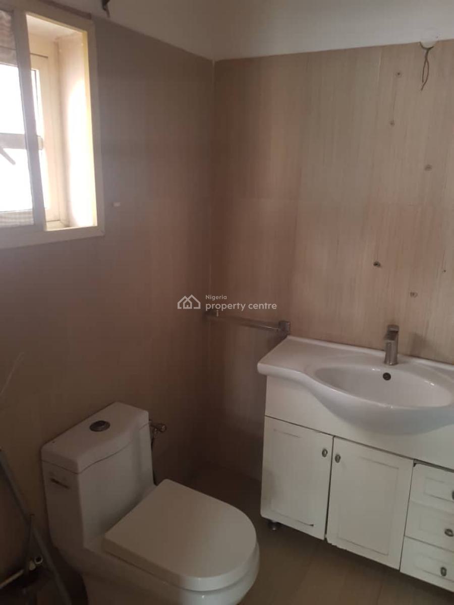 Well Maintain 3 Bedroom Apartment, Osapa London, Tin Can, Apapa, Lagos, Flat / Apartment for Rent