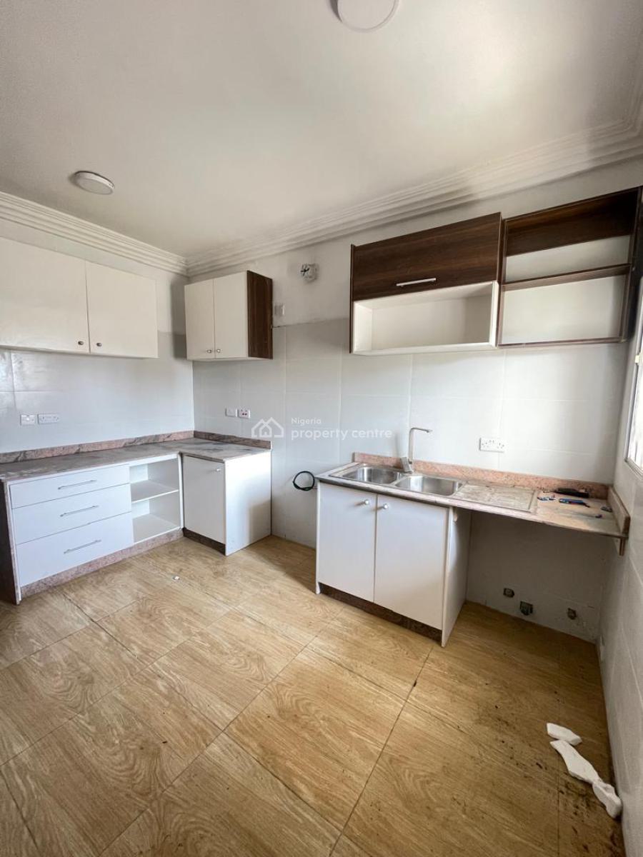 Beautifully Built 4 Bedroom Apartment with a Bq, New Road, Lekki, Lagos, Flat / Apartment for Sale