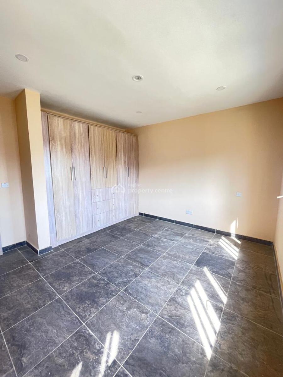 Beautifully Built 4 Bedroom Apartment with a Bq, New Road, Lekki, Lagos, Flat / Apartment for Sale