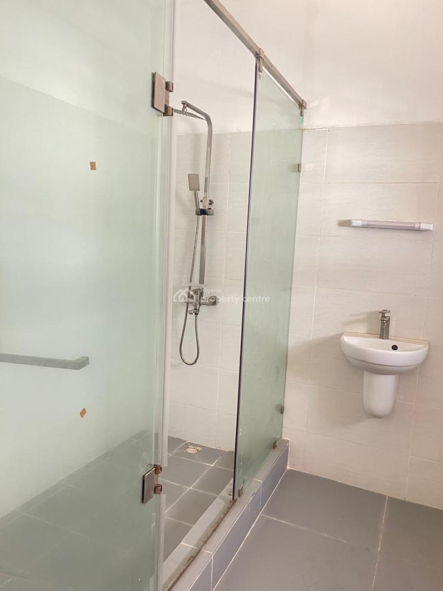 Beautifully Built 4 Bedroom Apartment with a Bq, New Road, Lekki, Lagos, Flat / Apartment for Sale