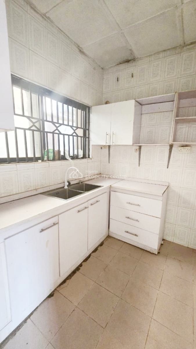 Luxury 3 Bedroom Flat, Omole Phase 2, Ikeja, Lagos, Flat / Apartment for Rent