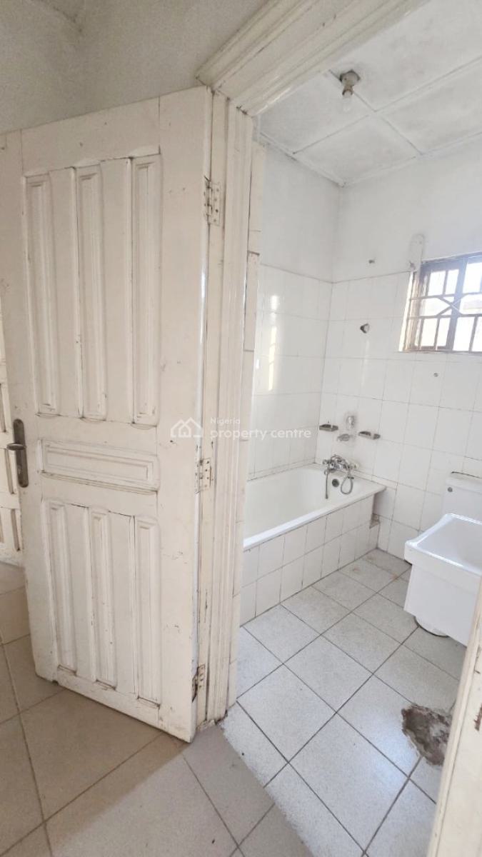 Luxury 3 Bedroom Flat, Omole Phase 2, Ikeja, Lagos, Flat / Apartment for Rent