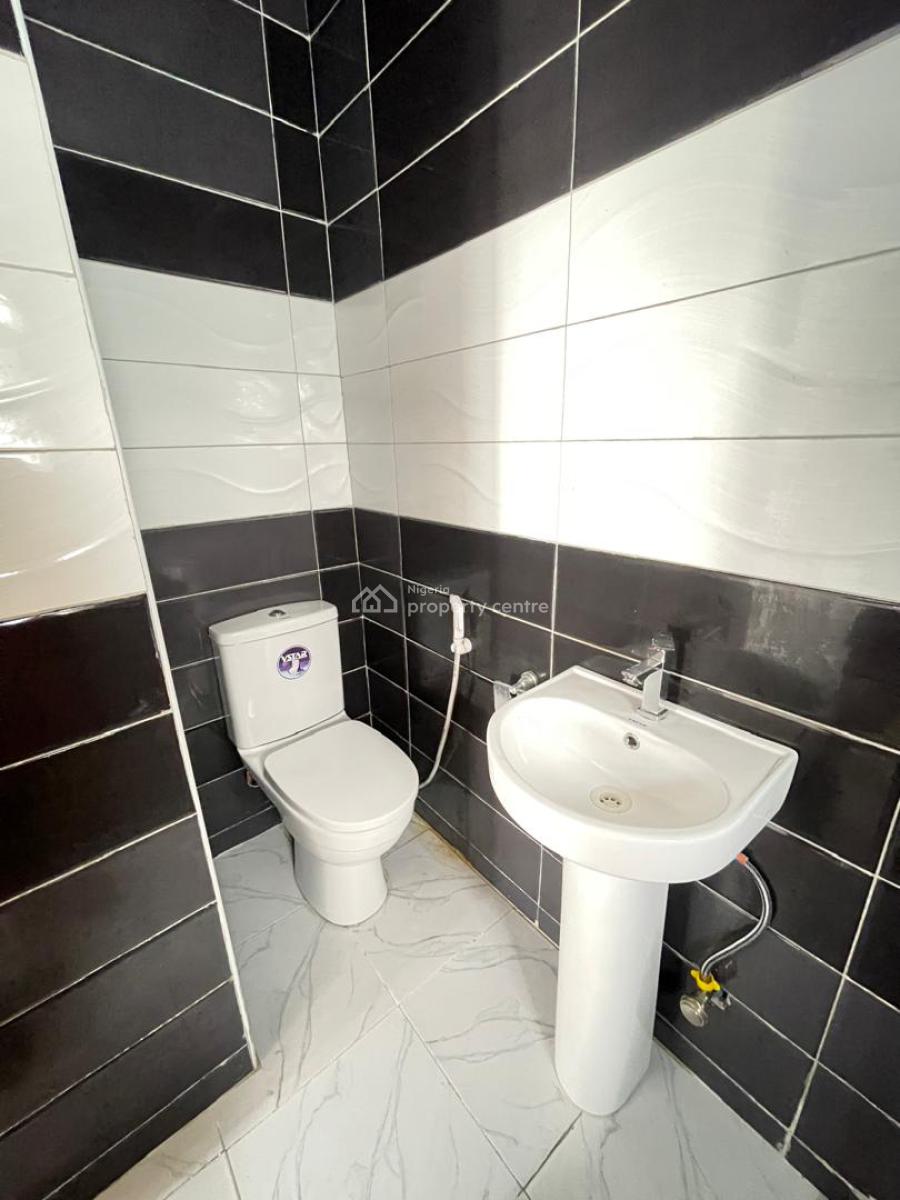 Beautifully Built 2 Bedroom Apartment with a Spacious Compound, New Road, Lekki, Lagos, Flat / Apartment for Sale