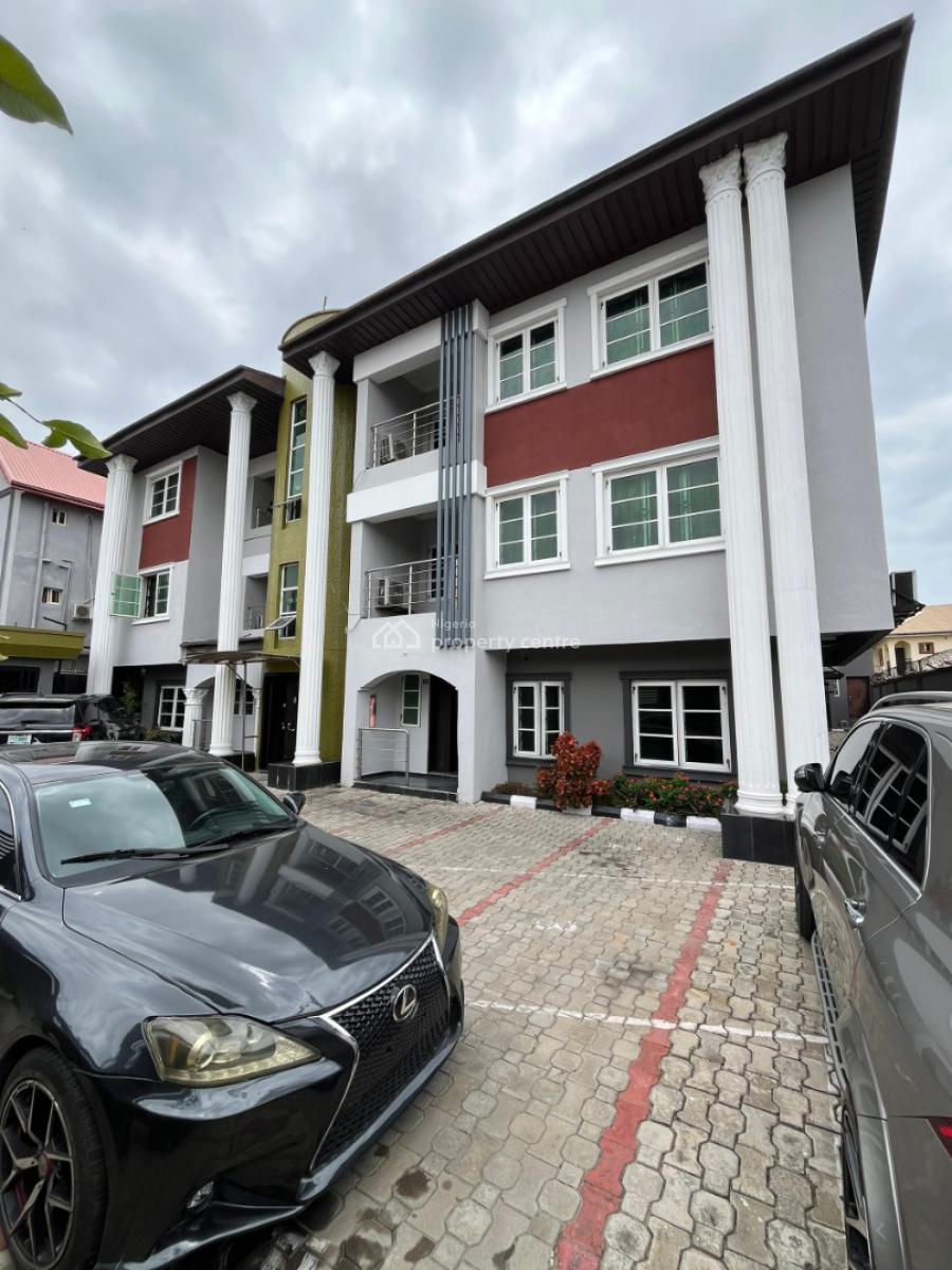 Exquisite 3 Bedroom Apartment with Bq, Lekki Phase 1, Lekki, Lagos, Flat / Apartment for Rent