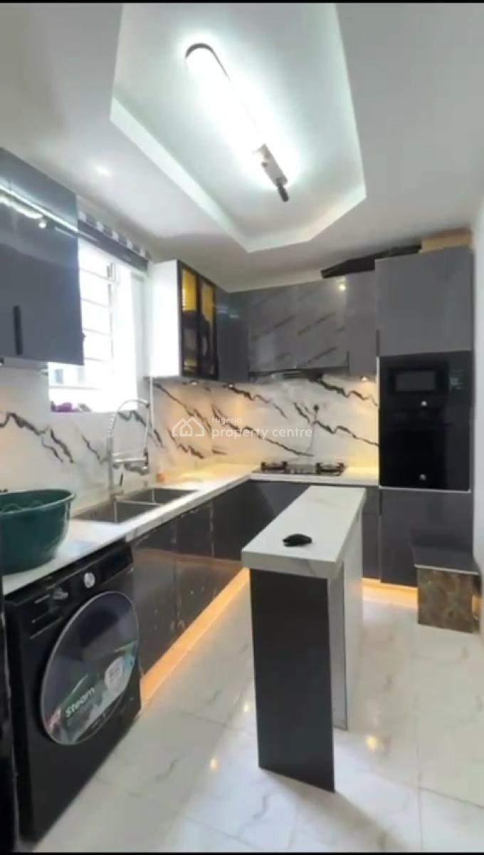 Fully Furnished 2 Bedroom Flat Ensuite Upstairs, Ojuelegba, Surulere, Lagos, Flat / Apartment for Rent